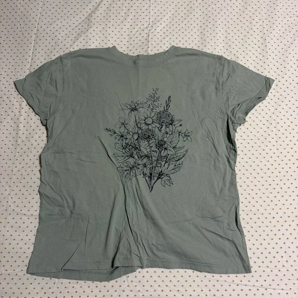 Target Shirt - Picture 1 of 2